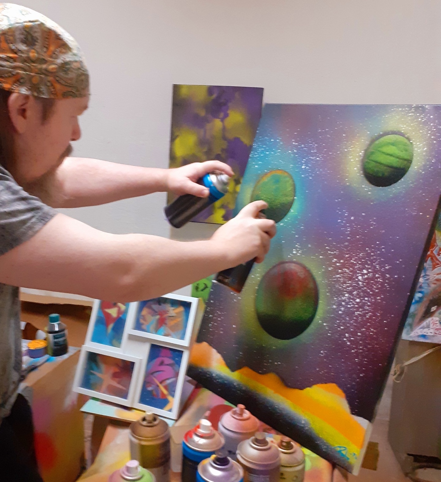 How to Make Stunning Art with Spray Paint – A Beginner's Journey 4 How to Make Stunning Art with Spray Paint – A Beginner